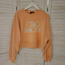 Lade das Bild in den Galerie-Viewer, Sweatshirt Ciao Amore apricot
