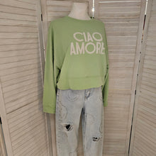 Lade das Bild in den Galerie-Viewer, Ciao Amore Sweatshirt grün
